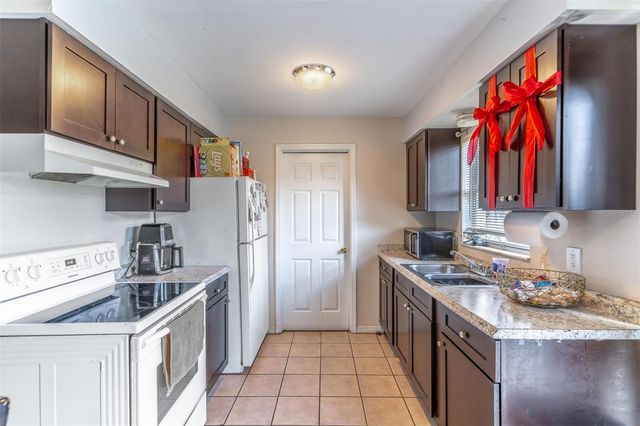 2433 CHASE AVENUE, Sanford, FL 32771