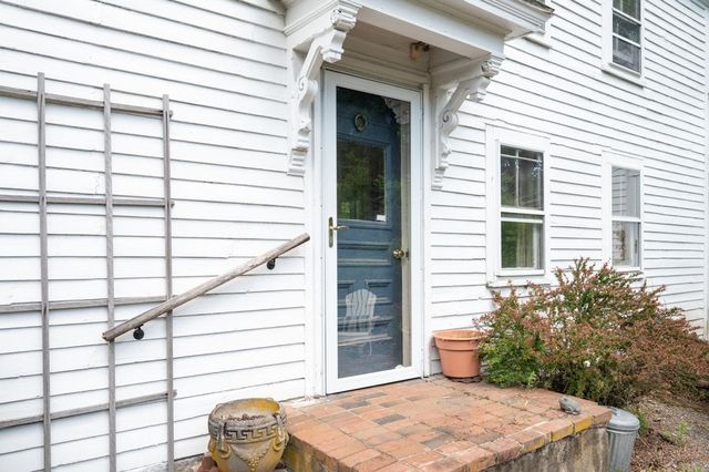 42 Elm Street, Georgetown, MA 01833