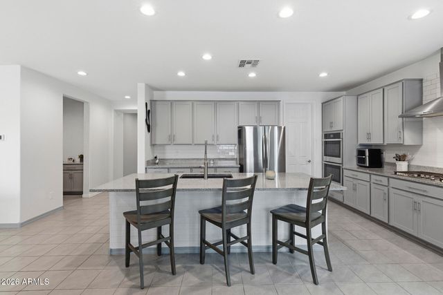 17810 W STRAIGHT ARROW Lane, Surprise, AZ 85387