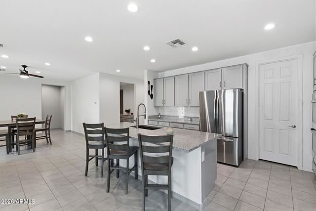 17810 W STRAIGHT ARROW Lane, Surprise, AZ 85387