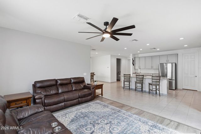 17810 W STRAIGHT ARROW Lane, Surprise, AZ 85387