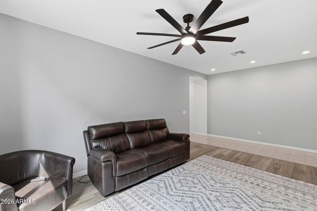 17810 W STRAIGHT ARROW Lane, Surprise, AZ 85387