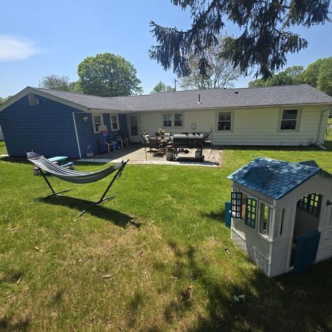 44 Leahy Rd, Brockton, MA 02302