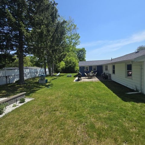 44 Leahy Rd, Brockton, MA 02302