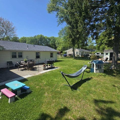 44 Leahy Rd, Brockton, MA 02302