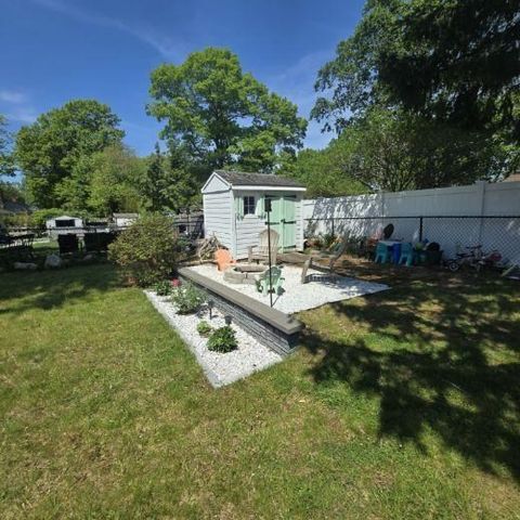 44 Leahy Rd, Brockton, MA 02302