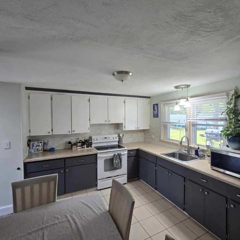 44 Leahy Rd, Brockton, MA 02302