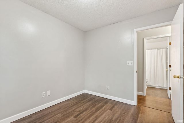 5932 Horseshoe Bend, Fort Wayne, IN 46825
