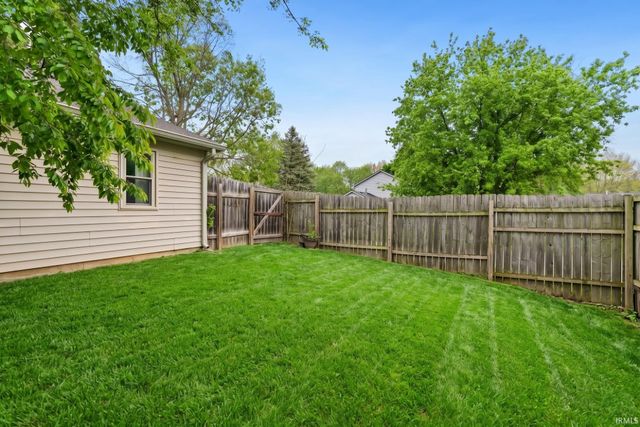 5932 Horseshoe Bend, Fort Wayne, IN 46825
