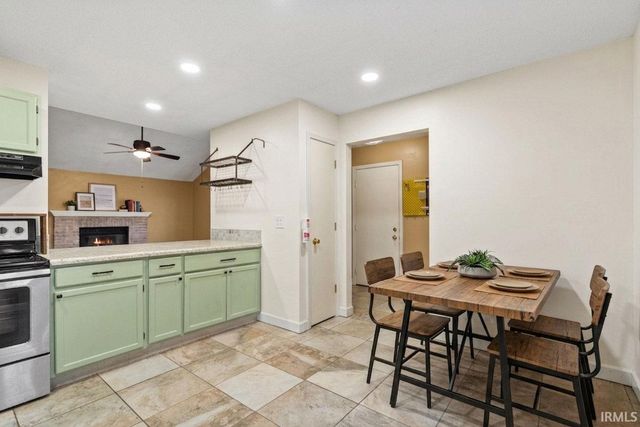 5932 Horseshoe Bend, Fort Wayne, IN 46825