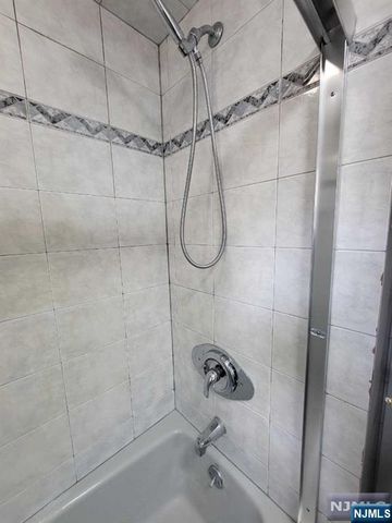 404 9th Street 2, Palisades Park, NJ 07650