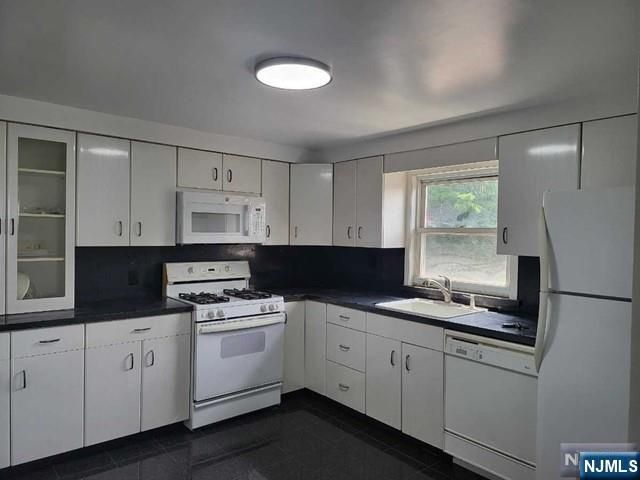 404 9th Street 2, Palisades Park, NJ 07650