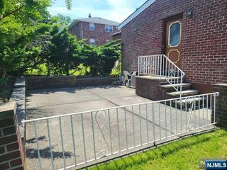404 9th Street 2, Palisades Park, NJ 07650