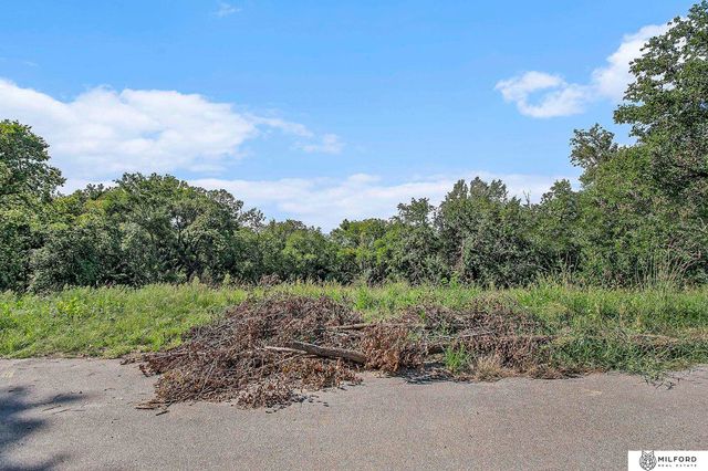 21936 Rustic Ridge Road, Omaha, NE 68022