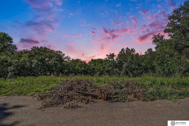 21936 Rustic Ridge Road, Omaha, NE 68022