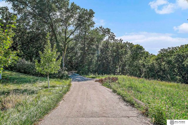 21936 Rustic Ridge Road, Omaha, NE 68022