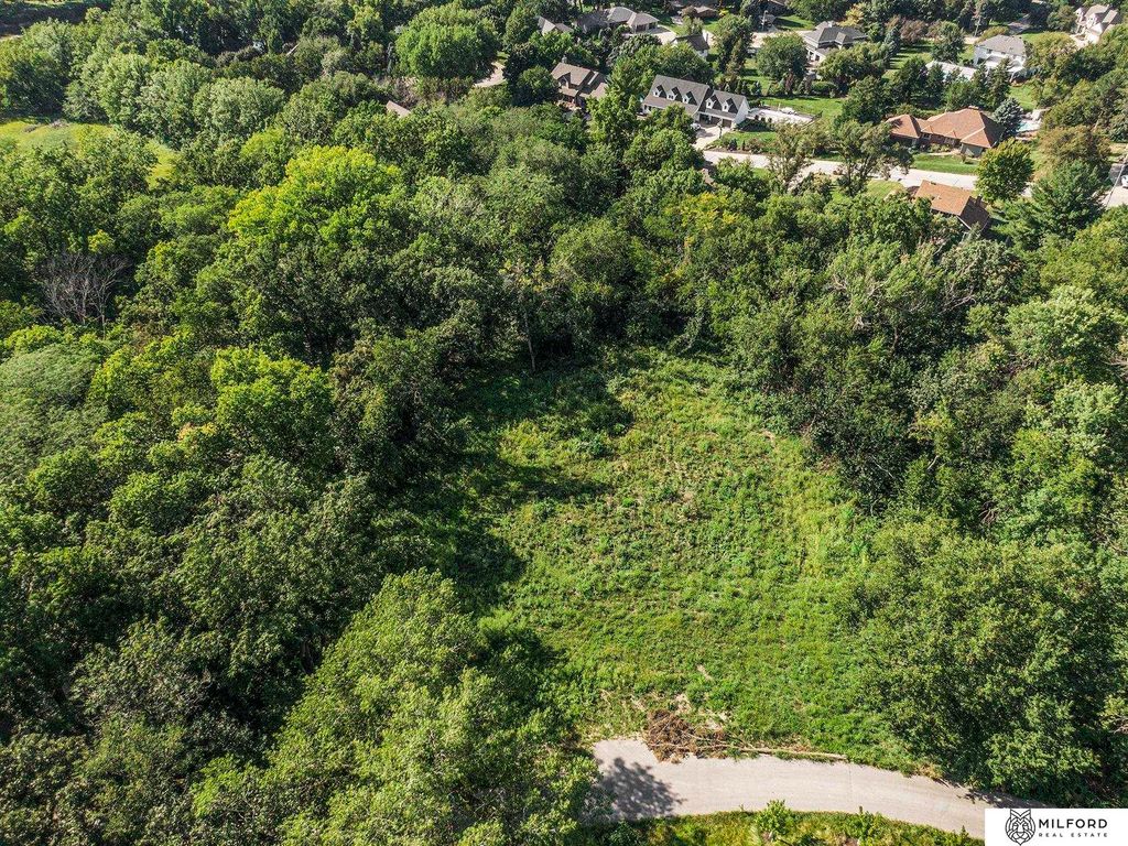 21936 Rustic Ridge Road, Omaha, NE 68022