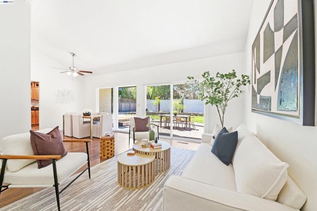 467 Lowell Pl, Fremont, CA 94536