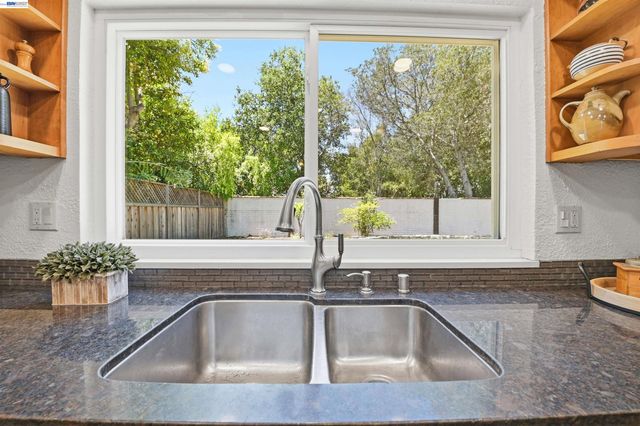467 Lowell Pl, Fremont, CA 94536