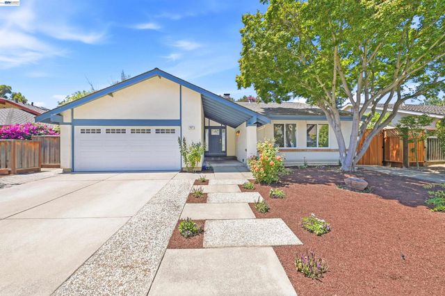 467 Lowell Pl, Fremont, CA 94536