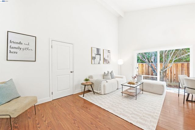467 Lowell Pl, Fremont, CA 94536