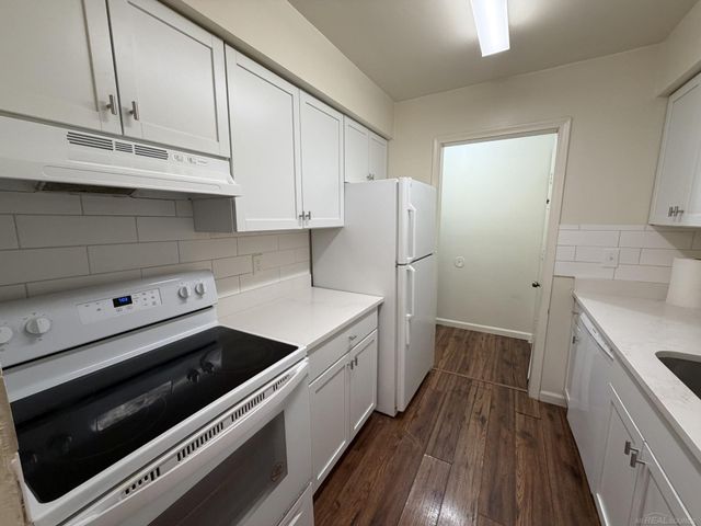 39435 Van Dyke Avenue, Sterling Heights, MI 48313