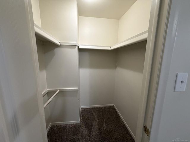 39435 Van Dyke Avenue, Sterling Heights, MI 48313