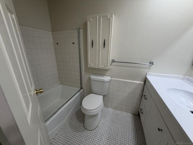 39435 Van Dyke Avenue, Sterling Heights, MI 48313
