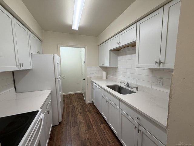 39435 Van Dyke Avenue, Sterling Heights, MI 48313
