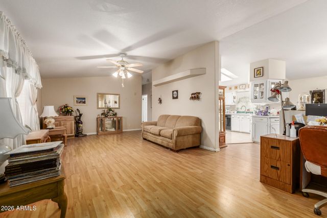 2035 E CARLISE Road, Phoenix, AZ 85086