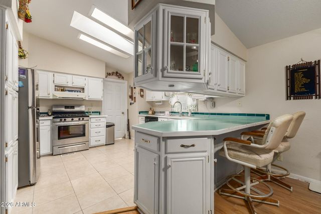 2035 E CARLISE Road, Phoenix, AZ 85086