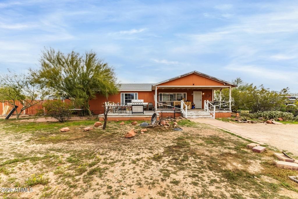 2035 E CARLISE Road, Phoenix, AZ 85086