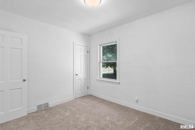 2413 E North Grand Avenue, Springfield, IL 62702