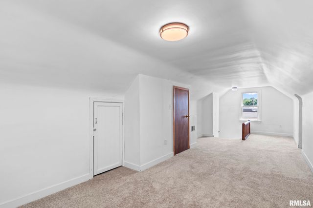 2413 E North Grand Avenue, Springfield, IL 62702