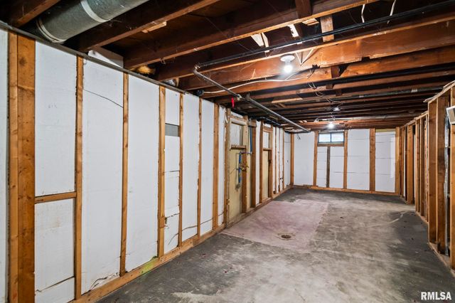 2413 E North Grand Avenue, Springfield, IL 62702