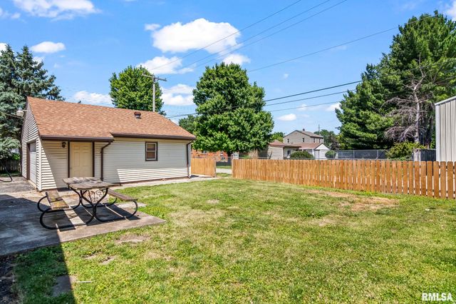 2413 E North Grand Avenue, Springfield, IL 62702