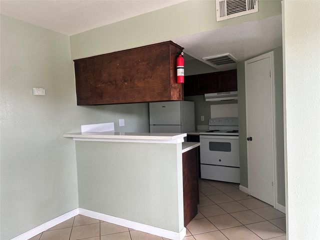 1751 Moritz Drive 206, Houston, TX 77055