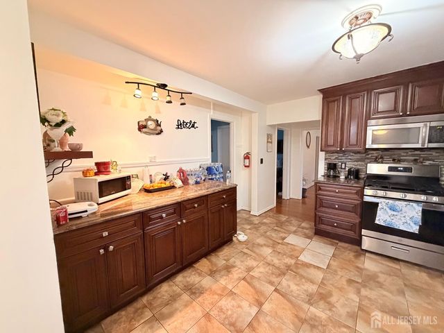44 East Tappen Street, Port Reading, NJ 07064