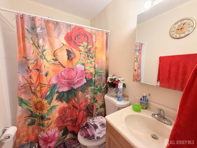 44 East Tappen Street, Port Reading, NJ 07064