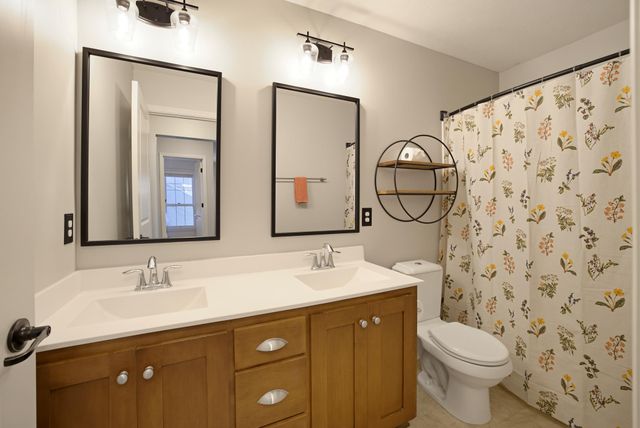 3471 Ridgestone Circle, Woodbury, MN 55129
