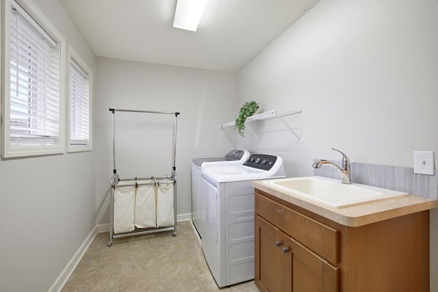 3471 Ridgestone Circle, Woodbury, MN 55129