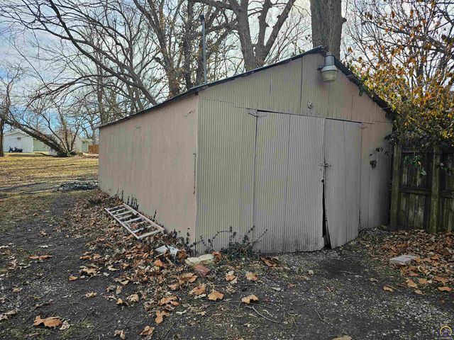 613 Lincoln ST, Osage City, KS 66523