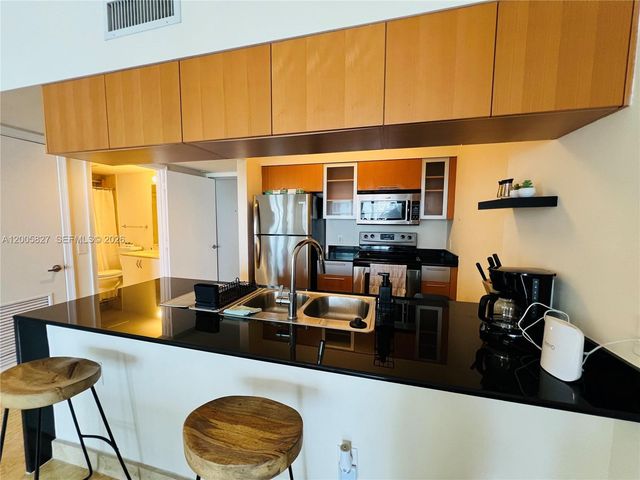 1750 N Bayshore Dr 2511, Miami, FL 33132