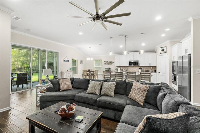 38 COUNTRY CLUB HARBOR CIRCLE, Palm Coast, FL 32137