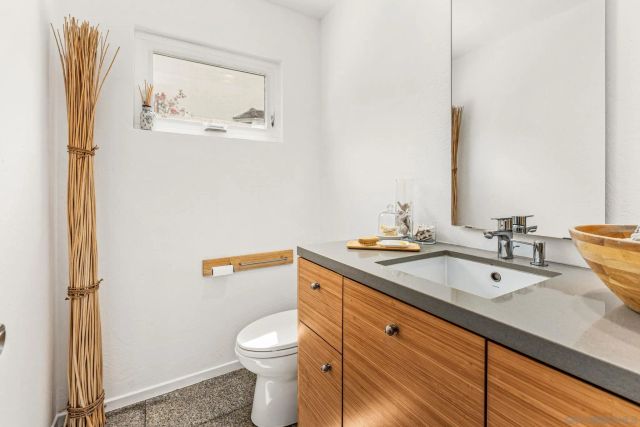 6540 Persa St, Carlsbad, CA 92009