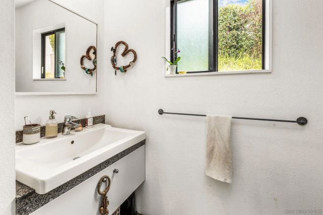 6540 Persa St, Carlsbad, CA 92009