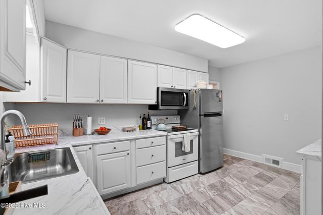 304 Parkway Drive, Wilmington, NC 28409