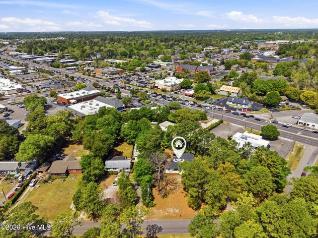 304 Parkway Drive, Wilmington, NC 28409