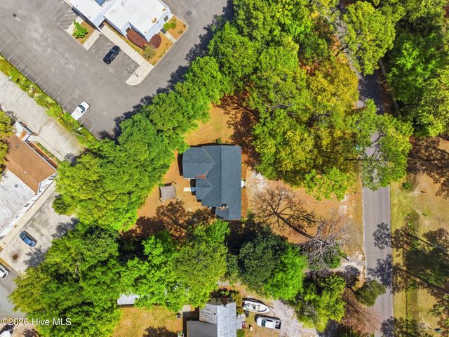 304 Parkway Drive, Wilmington, NC 28409