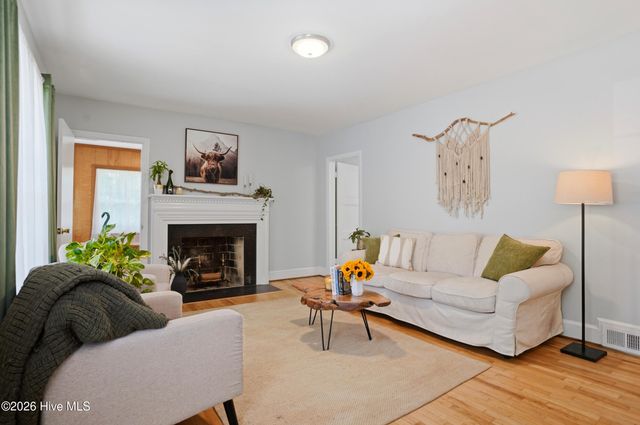 304 Parkway Drive, Wilmington, NC 28409